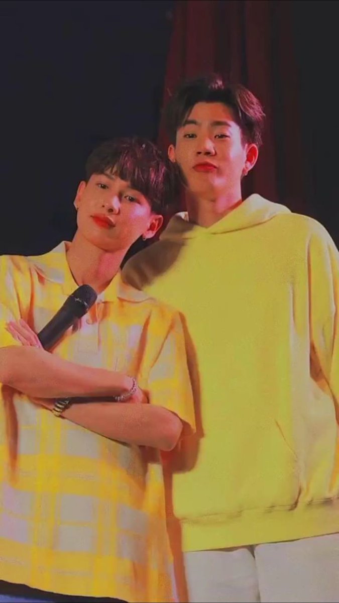 huyennani's tweet photo. Hú hú 
#BestBLCouple2021 #OffJumpol #GunAtthaphan #offgun #BestBLCouple2021 https://t.co/jzUjg5VK68