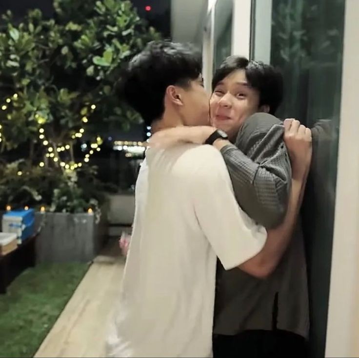 huyennani's tweet photo. 👏👏💓💓💓
#BestBLCouple2021 #BestBLCouple2021 
#OhmNanon https://t.co/OFbRHkTXli