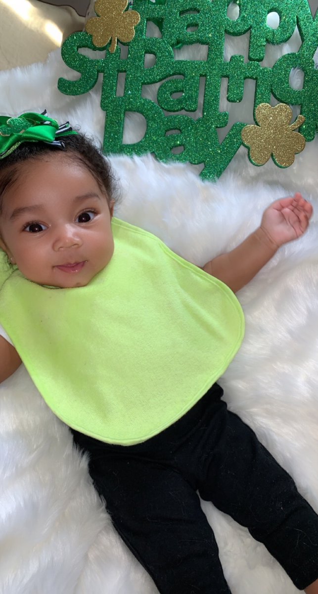 sknightxo's tweet photo. I had a baby and she’s so damn cute 😭💚 https://t.co/xuvgCeJQ3H