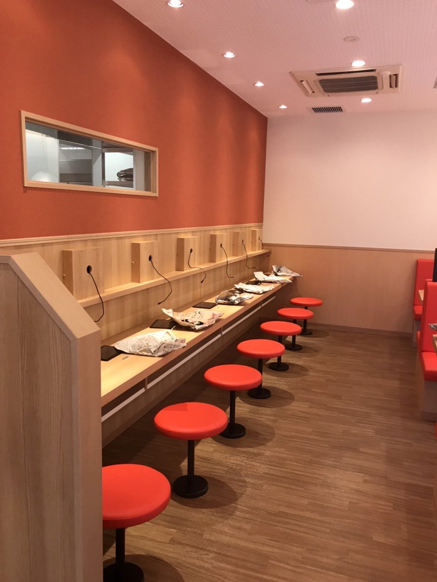 1971tenkaippin's tweet photo. 千葉県で2店舗目の「天下一品」、『野田店』が3月24日(木)にオープンします‼️店内も駐車場も広く、お客様に快適にお食事頂ける店舗です🍜🤗💕

#天下一品 #野田店 #千葉県 #こってり #ラーメン #新店オープン https://t.co/9Hik0a0D7c