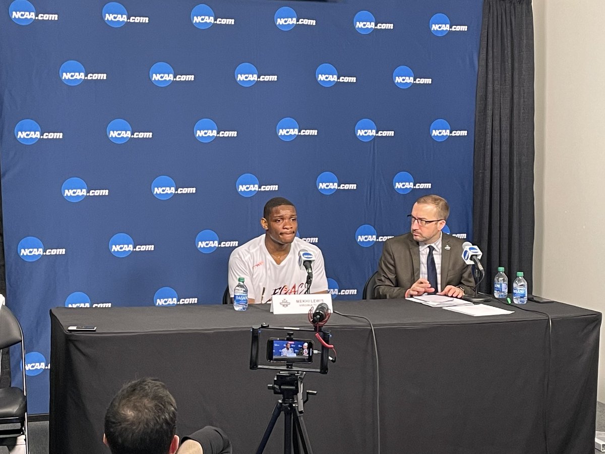 HokiesWrestling's tweet photo. BACK TO THE FINALS 👑🦃

Khi talking to the people 🙌
#Hokies #ALLINALLTHETIME🦃 https://t.co/0uhftAqDG3
