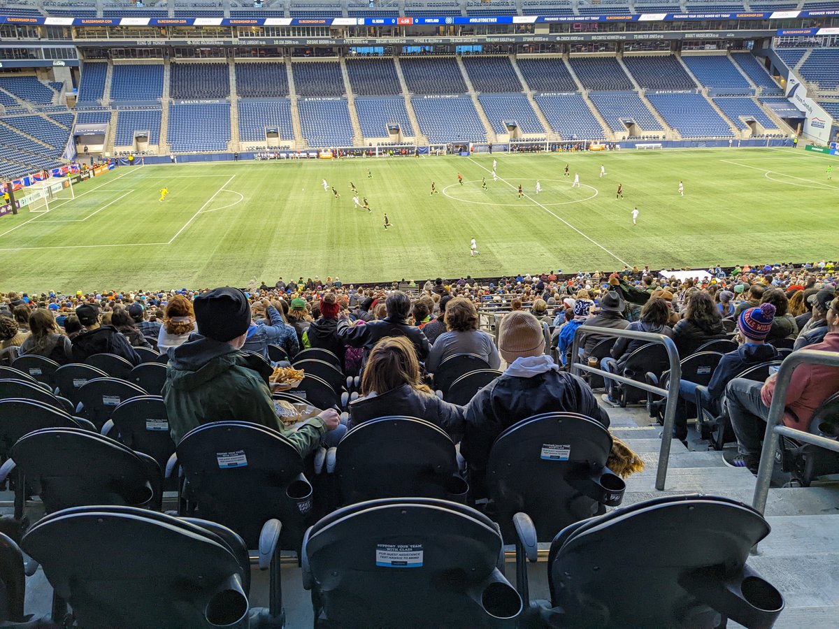 _wac's tweet image. No student smoking in the stands! Let's go Reign!