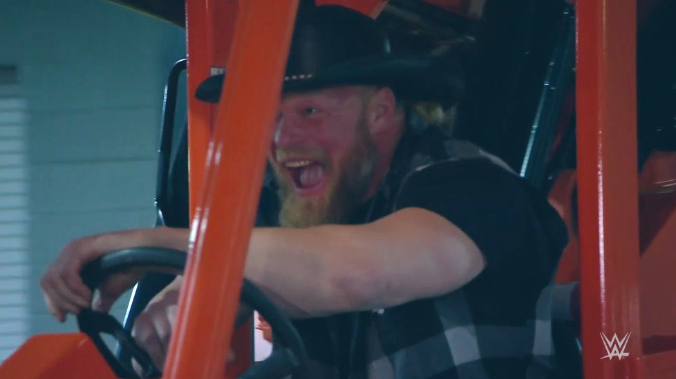 WrestlingRide's tweet photo. 🚜

بـروك ليسنـار يحب الـرافعـات ‼️

#SmackDown https://t.co/iFa5fZ7g9F