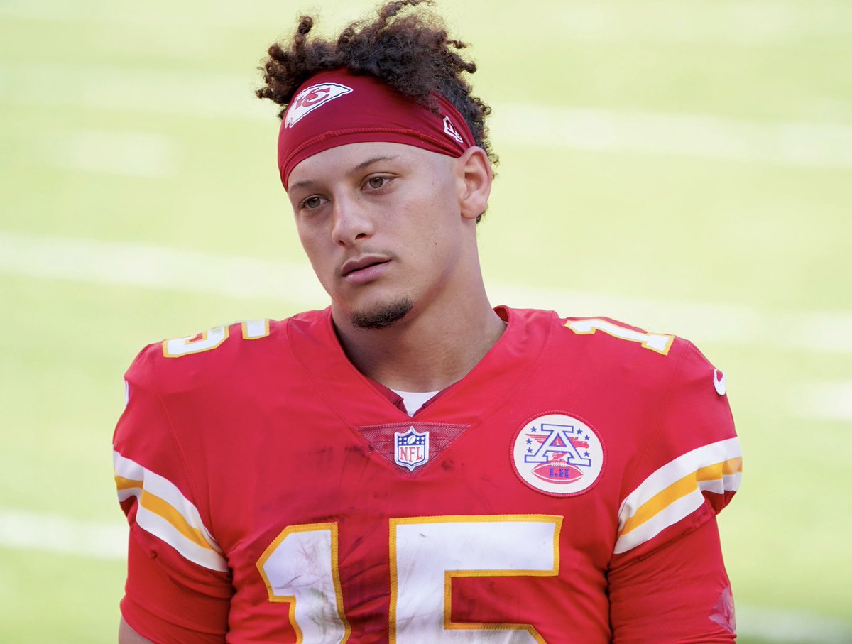 NFLMemes's tweet photo. Pray for Patrick Mahomes.

Nothing happened to him he’s just gotta deal JuJu Smith-Schuster and Jackson Mahomes next season. https://t.co/LtTLGGhpCc