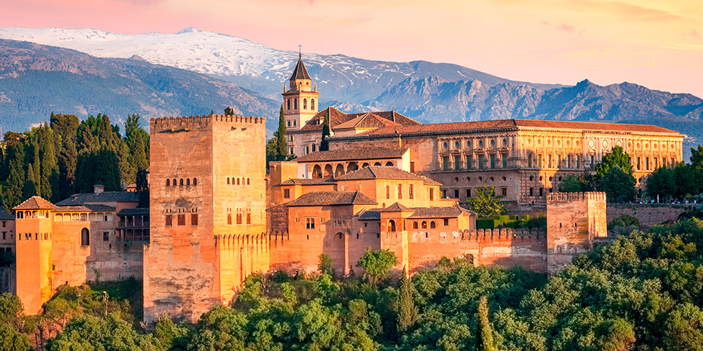 スペイン政府観光局 スペインでは宮殿に泊まれちゃいます パラドール は歴史 文化的に重要な建築物などを改装した国営ホテル グラナダのパラドールは なんとアルハンブラ宮殿の敷地内に T Co Kc9qyckos3 T Co Uuuug2l74t