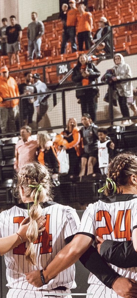 EdwardsTallen's tweet image. My mom find this picture, &amp;amp; I can’t stop looking at in !!
Bleed Orange 4L🖤🧡 
@CowgirlSB