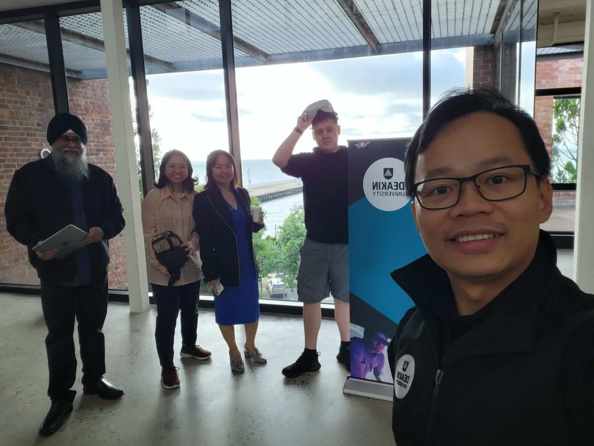 monoganog's tweet photo. Here at @deakin Geelong campus with my wonderful team, demoing some VR and AR projects we’ve worked on for #geelongdesignweek https://t.co/BNkdtONt98