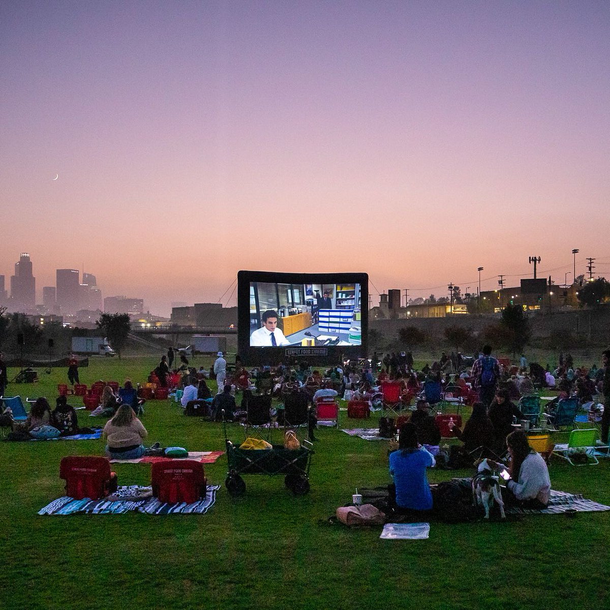 LAdynerdsLA's tweet photo. Is there anything better than watching a movie under the stars in Los Angeles? ✨🎥 Street Food Cinema has released their 2022 schedule, and they're coming to a park near you with outdoor movies, tasty food trucks, live music and more: https://t.co/MRZKm8Xrln https://t.co/VHix3u4SfR