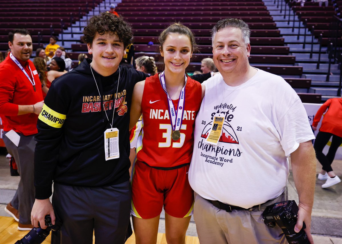 John Sextro 🏀 🥎 🏐 🎙 tweet media