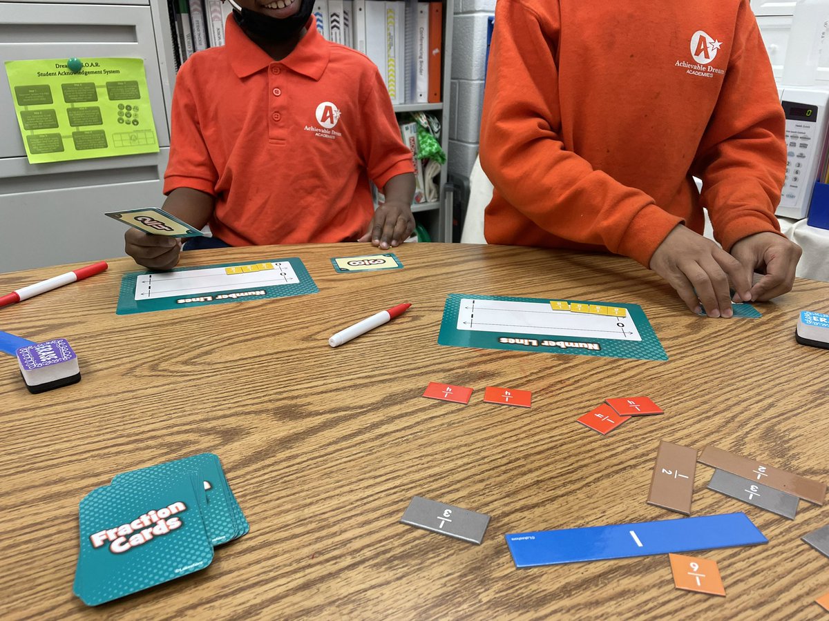 rlmeyer6's tweet image. Mathematicians at work ✏️ #fractions @JLauber17 @AADreamAcademy @SeatackDream @kara_carriker