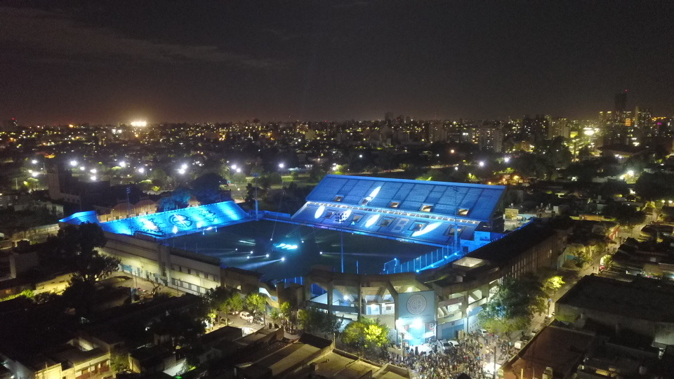 Belgrano's tweet photo. 🤩 🎩 El Gigante se viste de gala para celebrar los #117AñosBelgrano https://t.co/swDIF0BDz1