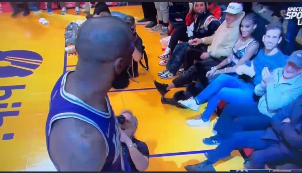 BallsackSports's tweet photo. LeBron got some aura https://t.co/yzuKkL7OBl