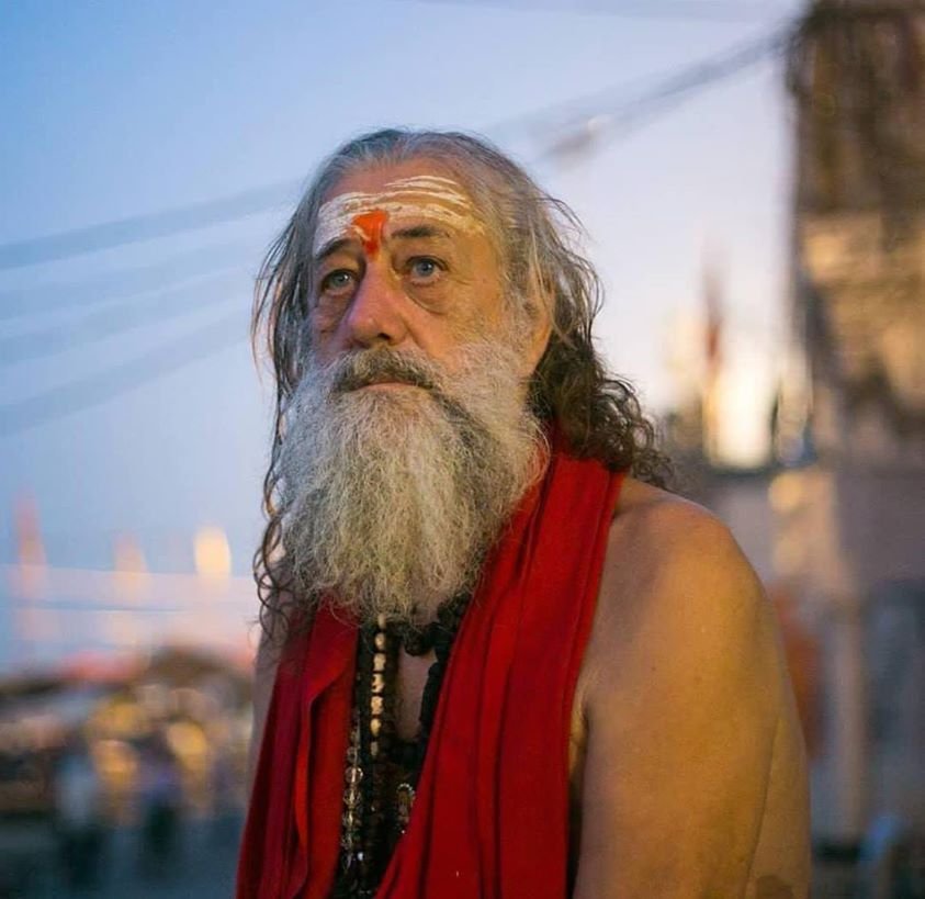 desi_thug1's tweet photo. In 1974, 22 year old Italian named Alessandro came to Bharat for a holiday. He never went back. The moment he entered Kashi, he was captivated. He adopted the life of a Sadhu and was fondly called Baba Shiva Das. The gentle soul departed his mortal body in May 2020. https://t.co/1Tg8Qf9dCw