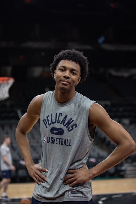 dsallerson's tweet photo. Trey Murphy to Zach Collins... https://t.co/YkfqZtVE57