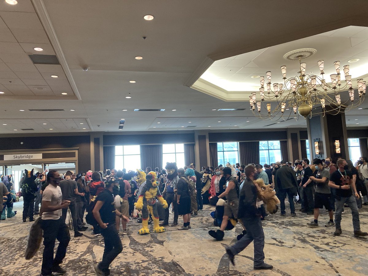 thpuxk's tweet photo. #TFF2022 is tons of fun so far :33 (none of these suits are mine hh all frens - the spartan suit) 
// @Retnuh_Hopkins https://t.co/67N7ug6f0X