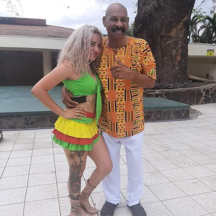 BisABric's tweet photo. Trabajando en el video clip El cevichito.
Esperando sea del agrado de todos, pronto. ANTHONY MATHEWS Y EL GRUPO NIKAS.
#Nicaragua https://t.co/q3V5u7sYmZ