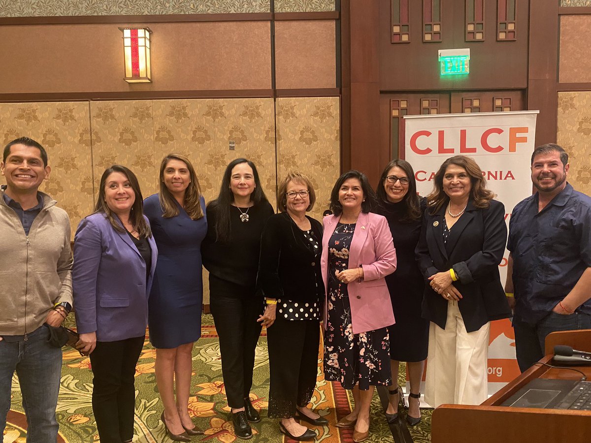 NoerenaLimon's tweet photo. Thank you to the @LatinoCaucus for giving @NAHREP the opportunity to present on homeownership. Loved sharing the stage with these amazing mujeres @LCastroRamirez @MariaCabildo &amp;Vanessa Delgado. https://t.co/wCHhagBicr
