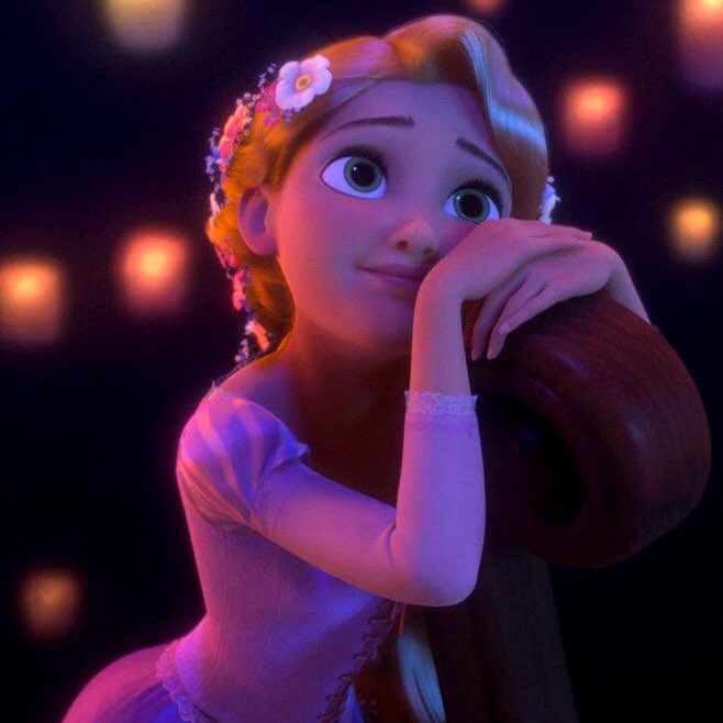 Chiaraperez_'s tweet image. yo de chiquita escuchando a Miley Cyrus cantar The Climb // yo de grande escuchando a Miley Cyrus cantar The Climb