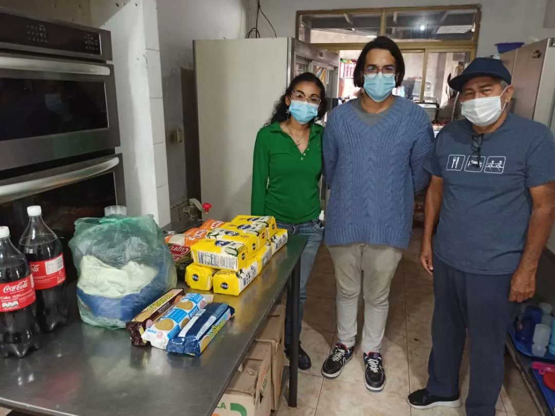 Estrada_SamuelE's tweet photo. Así damos inicio a nuestra agenda social desde @Movimiento_nova en conjunto con instituciones.

El día de ayer llevamos a cabo una entrega de donaciones a "Casa Hogar Ana" desde el Concejo Municipal de Los Salias @concejosaa en conjunto con el Movimiento NOVA @movimiento_nova https://t.co/jOwxMT4BfQ