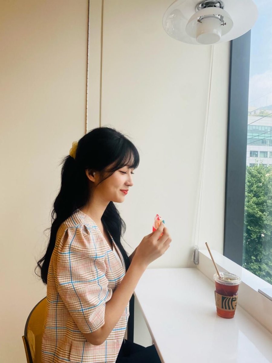 sihyeonfb's tweet photo. Kim #SIHYEON Weverse Update 220319~~ https://t.co/TYlnGgLvwG