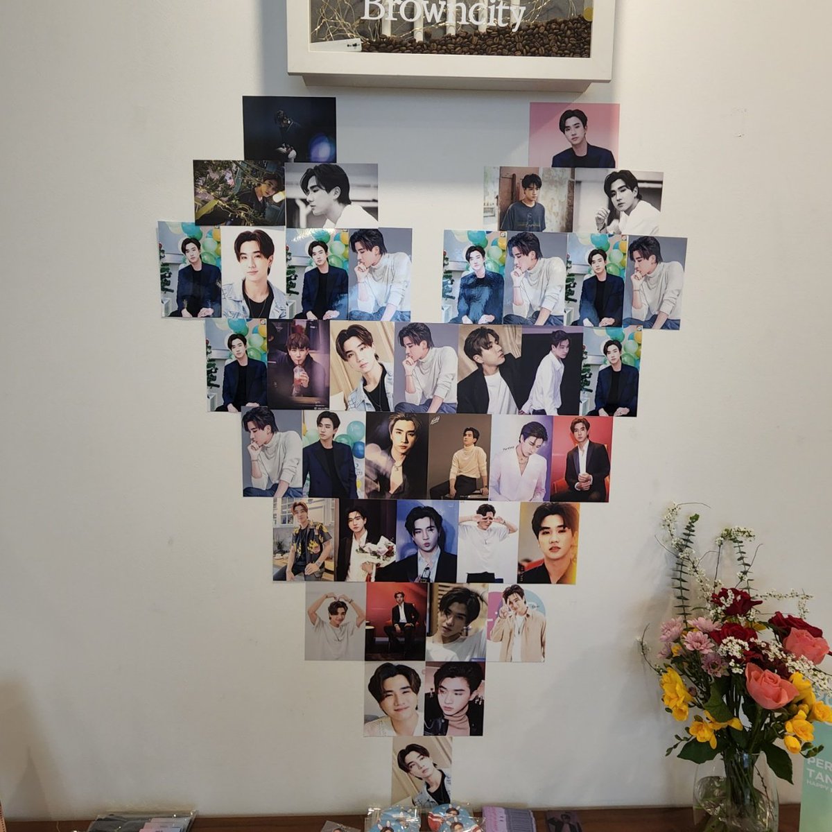 perth_lovee's tweet image. 오래간만에 카페 나들이🖤
#PERTHsDay21
#Perth #PerthTanapon #KDPPE
#따뜻한_봄햇살처럼_살며시_스며든_퍼스