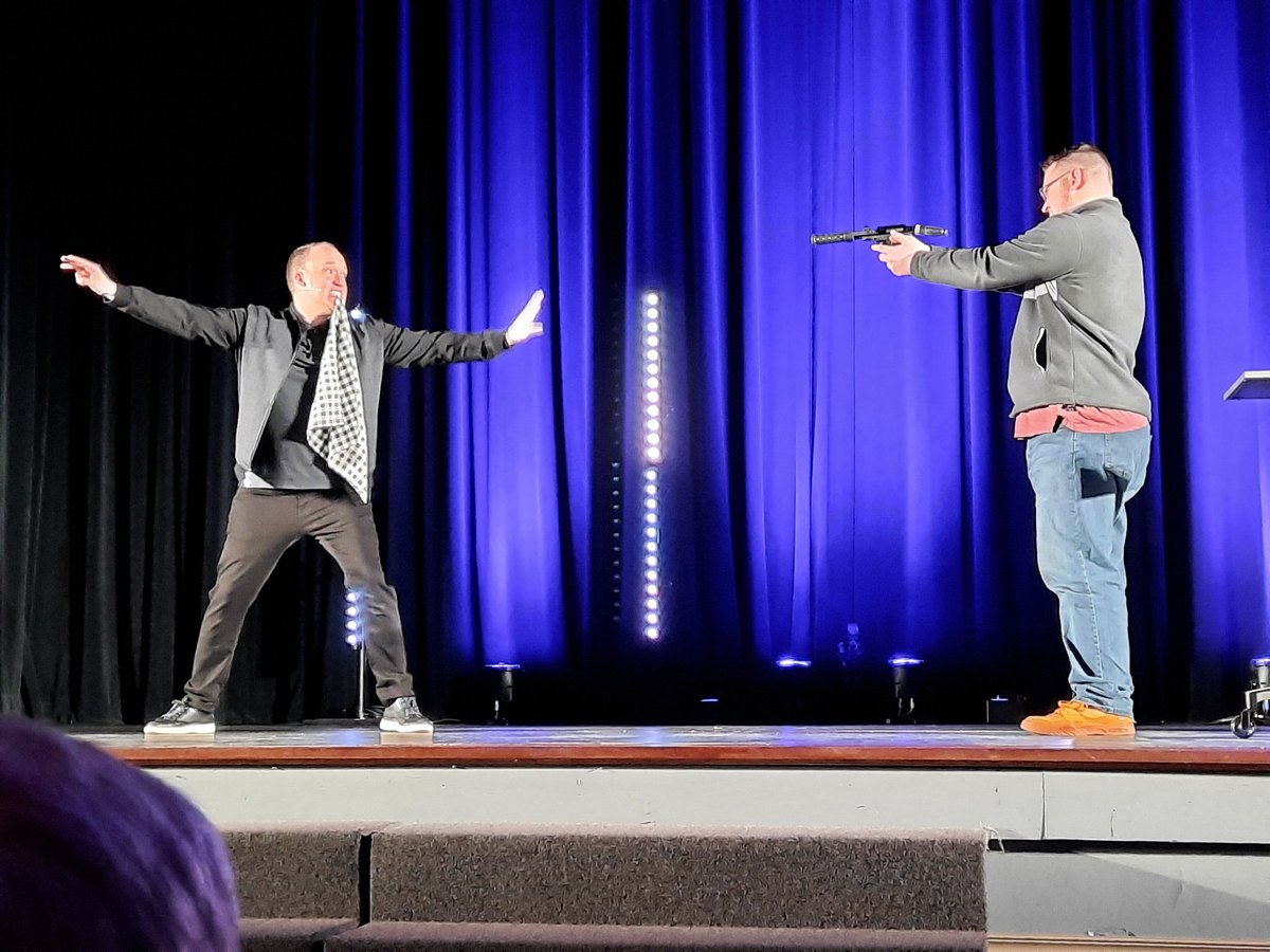 DanielleMJones0's tweet photo. @jaredsherlock tonight in Centerville, Jared picked Christopher out of the crowd for this. Christopher is currently in the military 12+years, actually leaves for a military drill tomorrow &amp; came back from year long deployment overseas in Kuwait 3 months ago. You picked the best! https://t.co/yyGE7Qzt9A