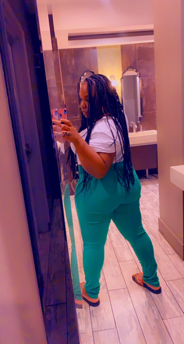 PrettiSmiley's tweet image. St. Pattys ☘️