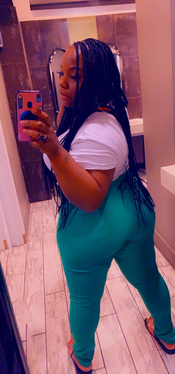 PrettiSmiley's tweet image. St. Pattys ☘️