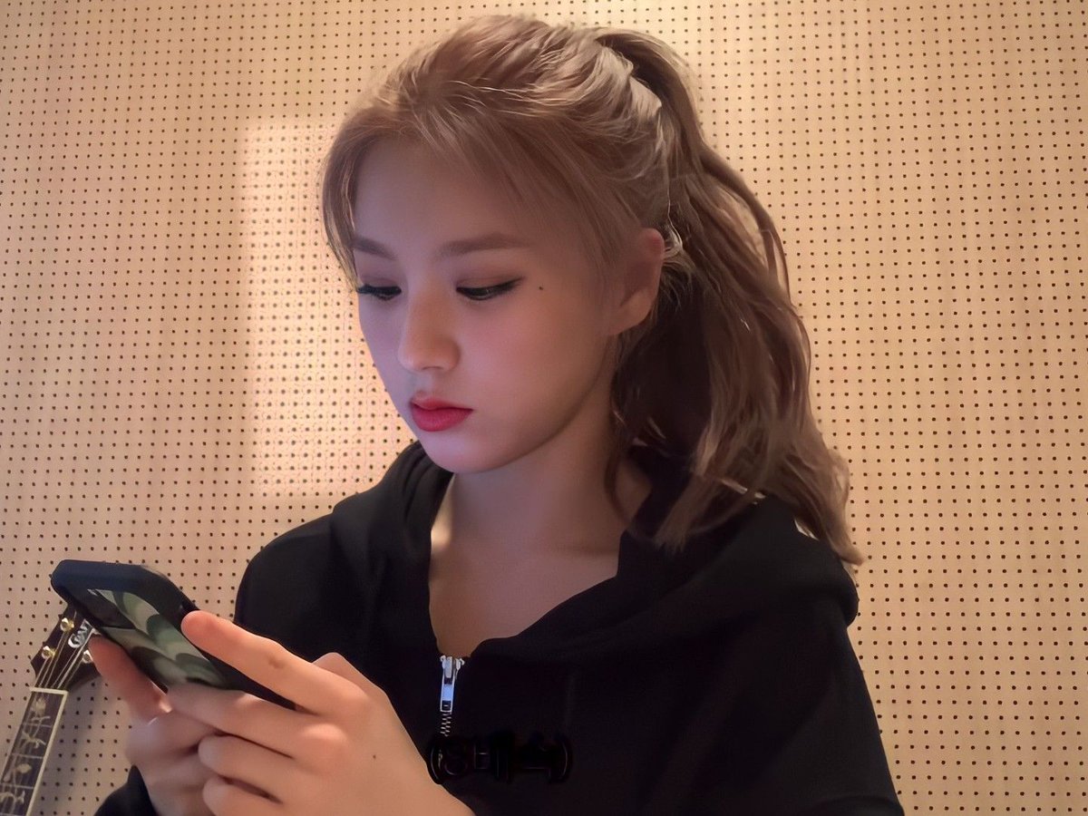 haispica's tweet photo. "lo yang bertingkah, gue yang salah."

#rabbijam https://t.co/LXY4FdvdG8