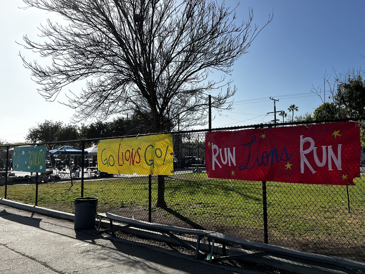 ASRayburn's tweet photo. Had our Jog-a-thon this week! The kids and staff were excited! #RunLionsRun Our PTA did an amazing job! #LongfellowPTA #provepossible https://t.co/Ymp4EzF161