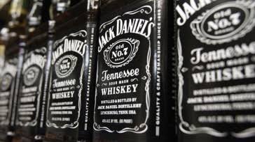 AfricanArchives's tweet photo. So who taught a young Jack Daniel how to distill what would become the world’s best-selling whiskey? 

—Nathan "Nearest" Green, an enslaved Black master distiller,  taught distilling techniques to Jack Daniel, founder of the Jack Daniel Tennessee whiskey. https://t.co/kCHtJpn2ib