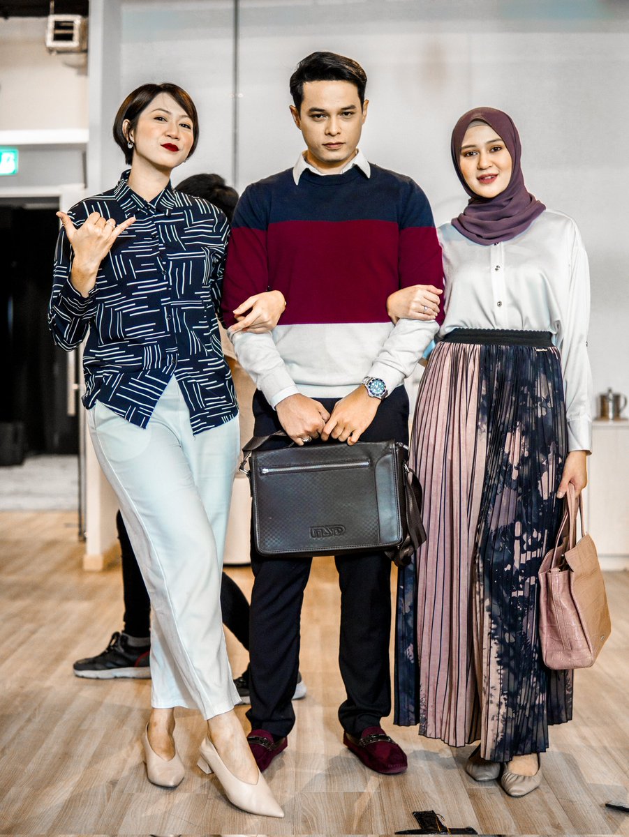 hazman_alidrus's tweet photo. #LayanganPutus versi #Malaysia π²πΎ
eh salah.. π
nantikan #AmanatWasiatSumayah πΊ
musim kedua dari #WasiatDariJordan π―π΄
Management #HAIProduction @HAIProductionMy
#HazmanLovers @hai_lovers https://t.co/95GwPloVSr