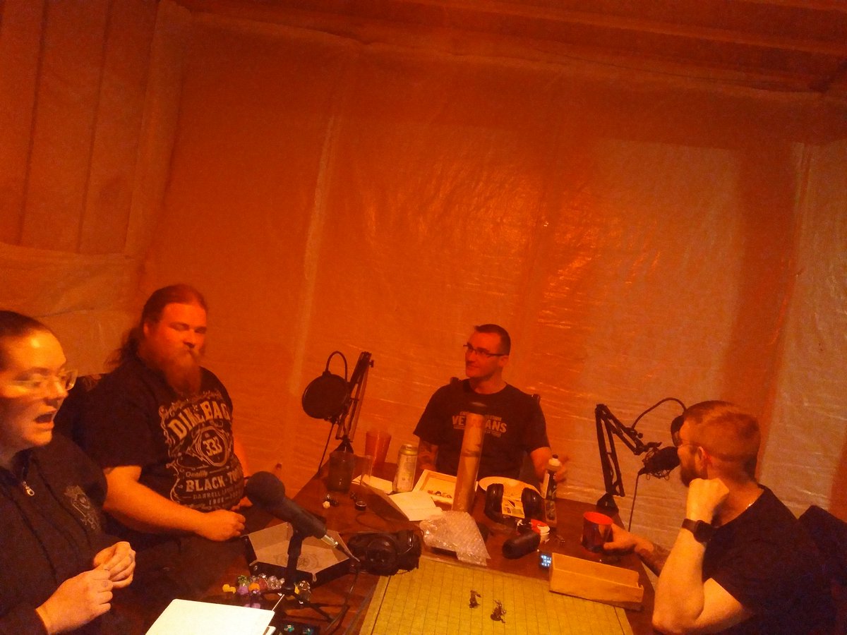 Rolling4WhatNow's tweet photo. running theme of the night... #TheNutShell is the place to be... >_> 

#dnd5e #DnD #r4wn https://t.co/WMbOYsVnvn