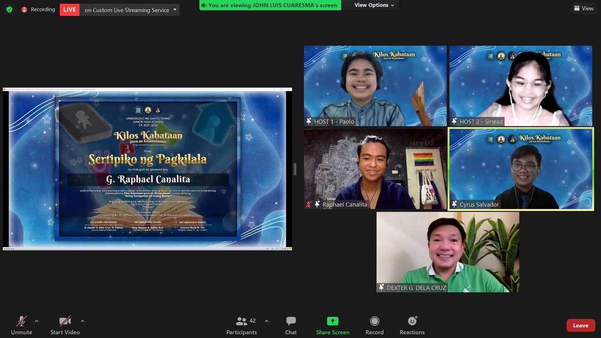 StDominic2022's tweet photo. Pinangungunahan ni Cyrus Salvador ang Pagkakaloob ng Sertipiko ng Pagkilala kay G. Rapha Canalita.
#KilosKabataanParaSaKinabukasan
#DominiKKK2022
#DominGoUSTe https://t.co/wyAxyclUYL