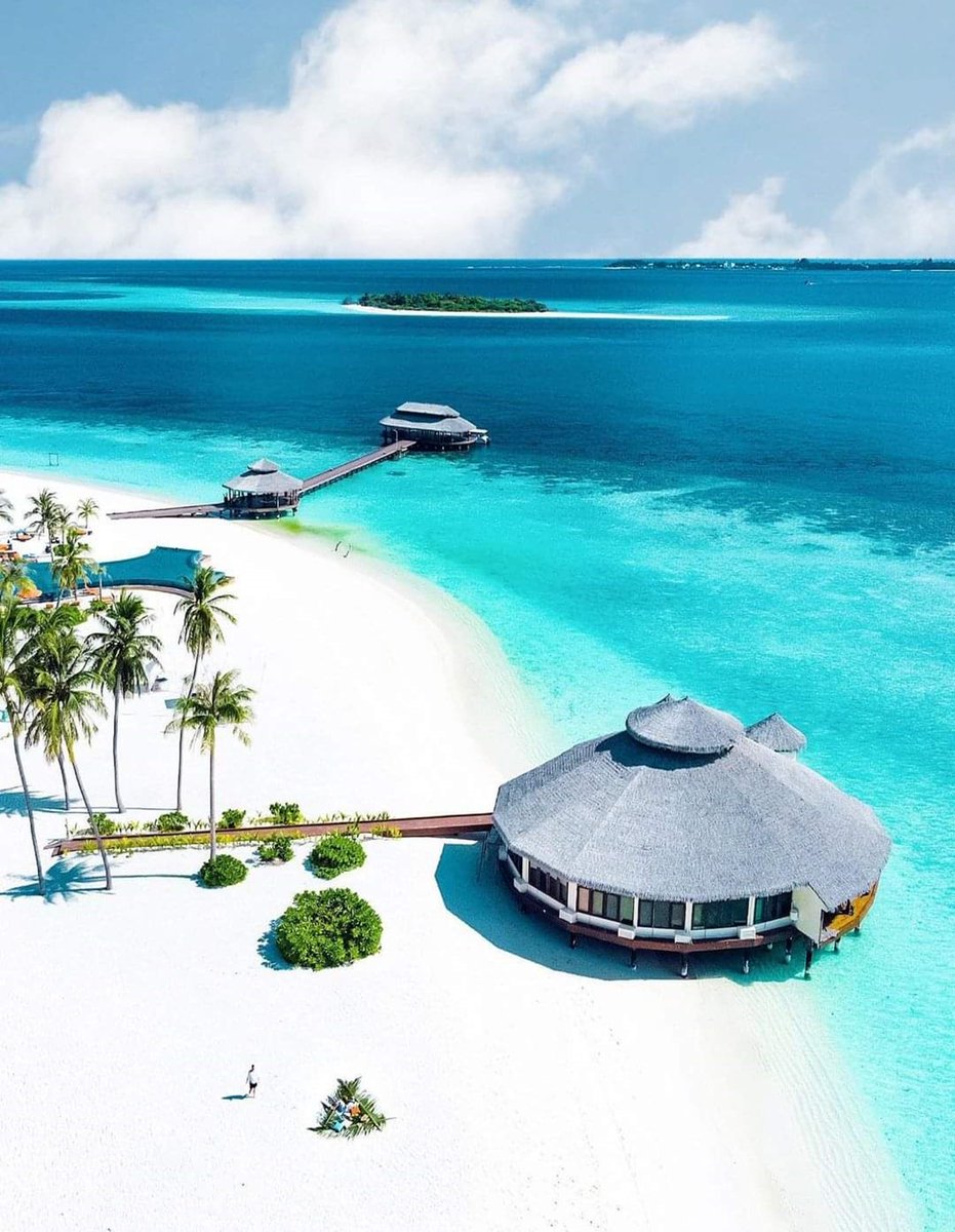 I wish you a pleasant and relaxing weekend.  💙⛵🌴😎💙