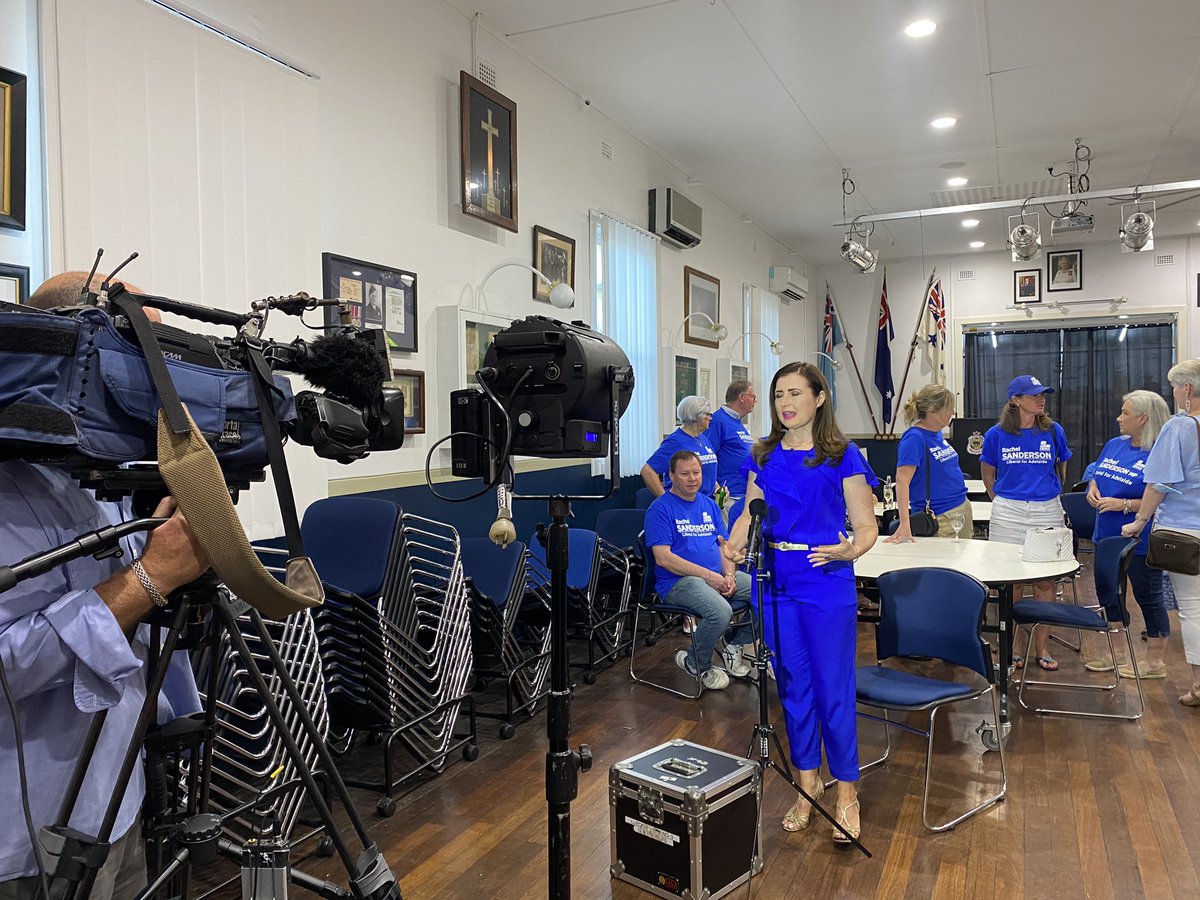 Live cross time with @7NewsAdelaide @9NewsAdel @SkyNewsAust Fantastic to be with my wonderful volunteers tonight as they count the votes. #SAVotes