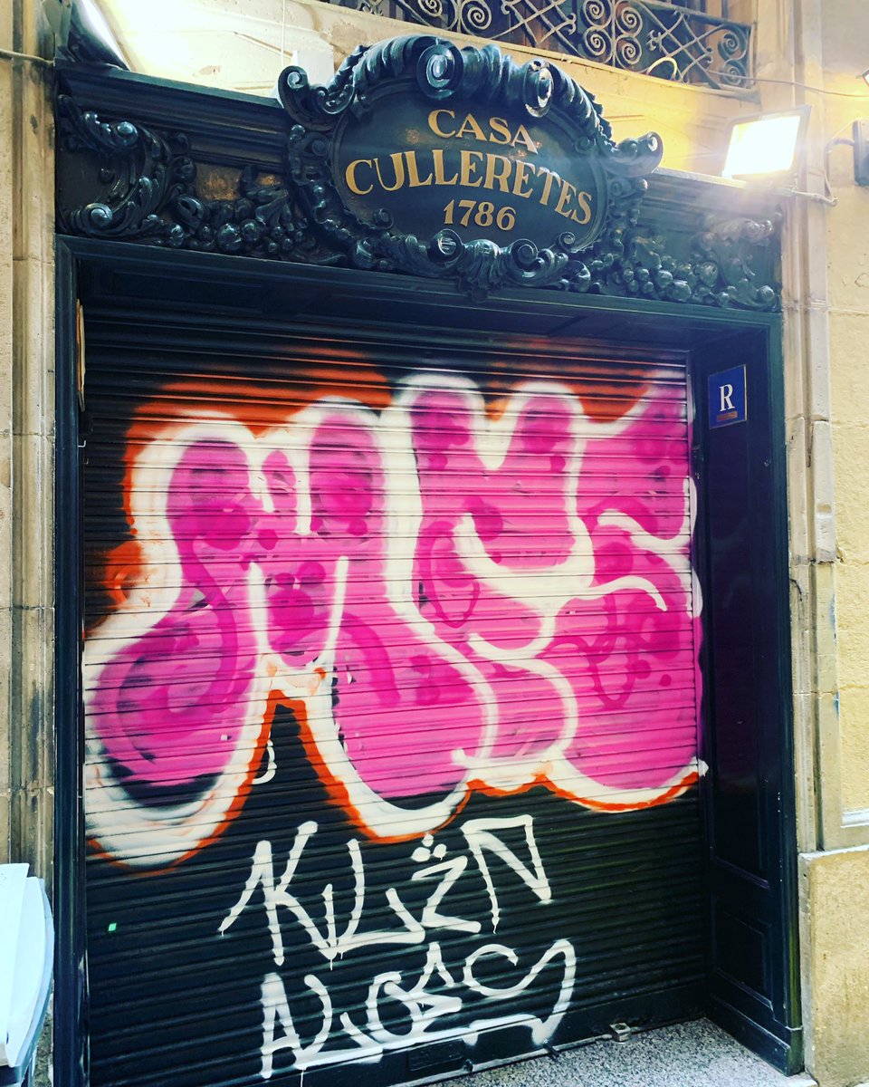 Se busca!! 
Busquem a la persona responsable!!
Buscamos a la persona responsable de este #grafiti

<a href="/mossos/">Mossos</a> <a href="/BCNHelpers/">Helpers [BCN]</a> <a href="/bcn_ajuntament/">Ajuntament de Barcelona</a> <a href="/femgotic/">@femGòtic</a> <a href="/jrabassa/">jordi rabassa</a> <a href="/Bcn_CiutatVella/">Districte de Ciutat Vella</a> <a href="/GUBBarcelona/">Guàrdia Urbana Barcelona</a> #canculleretes <a href="/btvnoticies/">btv notícies</a> <a href="/rac1/">RAC1</a> <a href="/324cat/">324.cat</a>