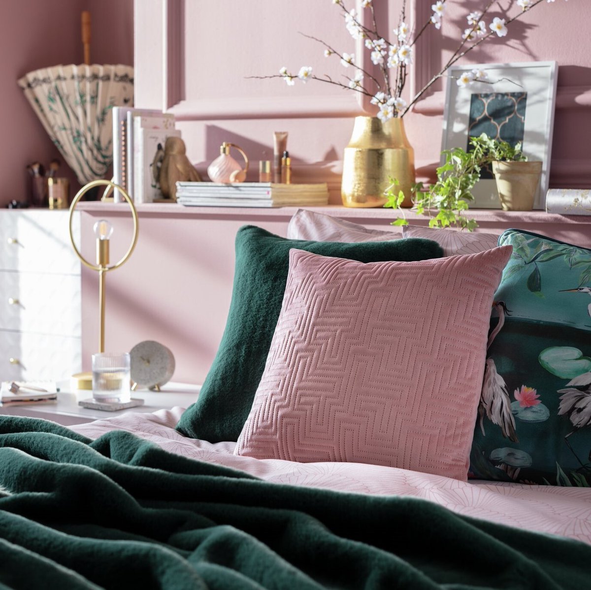 Something pretty for a pretty special Mum ✨

Light up her lounge.
Brighten up her bedroom.
And make her home even happier.

🔍 Pinsonic Textured Cushion 9340266

#HabitatUK #FindYourHabitat