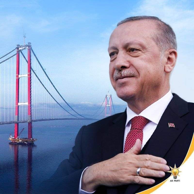 hicrethavvaduru's tweet photo. Maşallah 🧿 
Gerdanlık gibi süzülmüş.
Asım’ın nesli diyordum ya nesilmiş gerçek: 
İşte çiğnetmedi nâmusunu, çiğnetmiyecek. 
Şühedâ gövdesi, bir baksana, dağlar, taşlar 
O, rükû olmasa, dünyâda eğilmez başlar, 
ŞÜHEDANIN İZİNDE
#1915CanakkaleKöprüsü https://t.co/dKB0A0n3CB