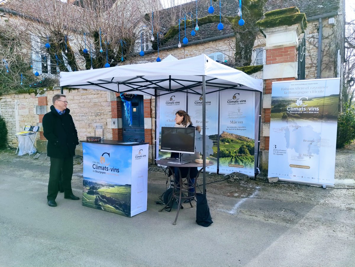 citeclimatsvins's tweet photo. 🍇 Rendez-vous à la Saint-Vincent Tournante 🌸🍷

Alors que débute ce week-end la 78ème édition à #PulignyMontrachet, #Blagny et #Corpeau, la @citeclimatsvins est présente afin d’aller à la rencontre de ses futurs visiteurs et d’échanger avec les artisans et vignerons présents. https://t.co/61UV0PJizl