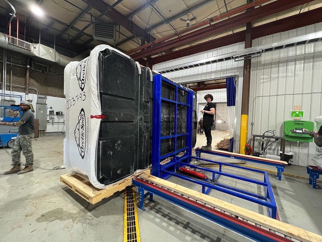 🙌🏻 Our first All Weather Pools rolling off the production floor 👌🏻

Here at Arctic Spas we create, design and manufacture every aspect out of our products, allowing for us to adapt and change quickly. 

Engineered for the worlds harshest climates 👍🏻

#arcticspas #design #quality