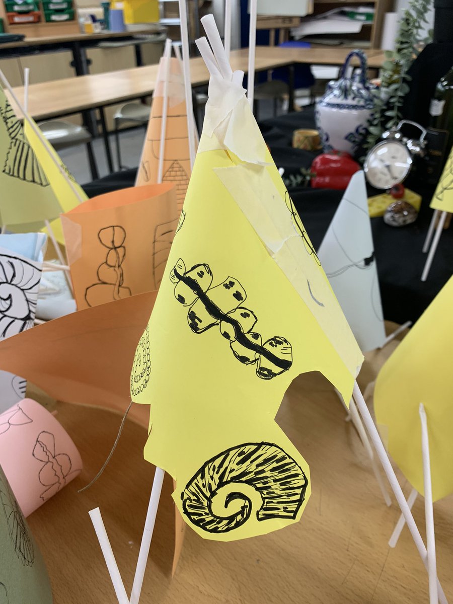 artteachjess's tweet photo. Delivered y9 tasters this week- 25 mins mini project- researching Andy Goldsworthy and natural forms through drawing and paper sculpting. V pleased with the engagement and outcomes! #MoreArtNotLess #ArtIsTheHeart #CreativeClasses https://t.co/FrT4FoYDJm