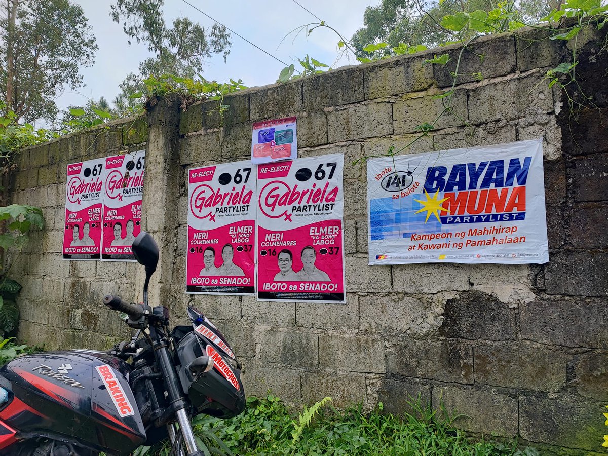 Gabriela Women's Party-Cordillera volunteers are now at Naguilian Road, Baguio City. We power on for the sole representation of women in congress this 291st birthday of Gabriela Silang. 2/2

#67GabrielaPartylist 
#LABANGabriela 
#LabanKababaihan