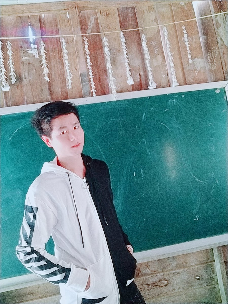 BThammaving's tweet photo. ເສົາ-ທິດວ່າງກະຖ່າຍຮູບຫຼີ້ນໆ https://t.co/xint0VxdQO