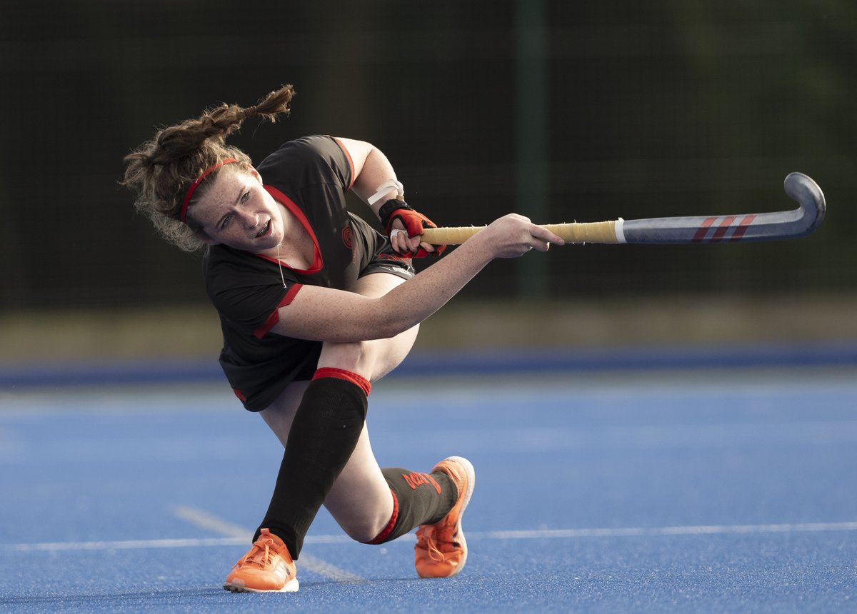 OakhamHockey's tweet photo. Good luck to F5 Violet, playing in the @EnglandHockey Premier League for @OfficialBeeHC today! #oaks #COYB https://t.co/JjfJTWUevD