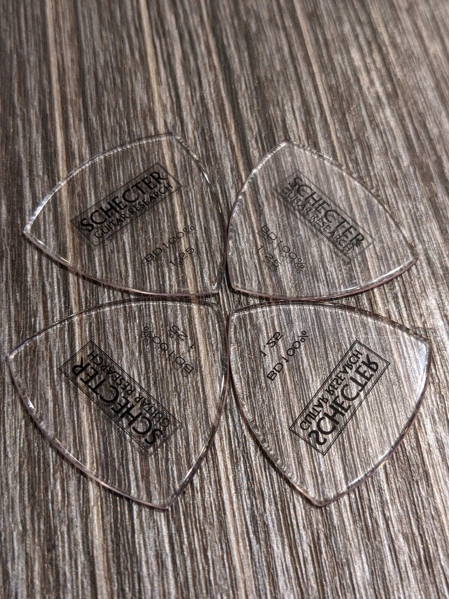bigbosskyoto's tweet photo. SCHECTERのニューピックが入荷しました✨
「世界初 100%土に還るギターピック」その名もZERO🎶
環境にも配慮されたプラスチックを使用していないピックです😳サイズもティアドロップ、トライアングルのニ種類ございます✨
#Schector #SDGs https://t.co/XP8jicsOSi