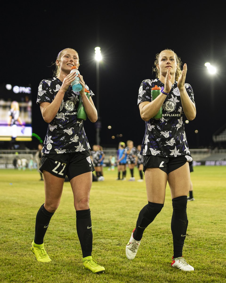 A pair of pro debuts worth clapping about. 👏👏

Congrats, <a href="/kirstendavis22/">Kirsten Wright</a> and <a href="/jaehowell18/">Jaelin Howell</a>.