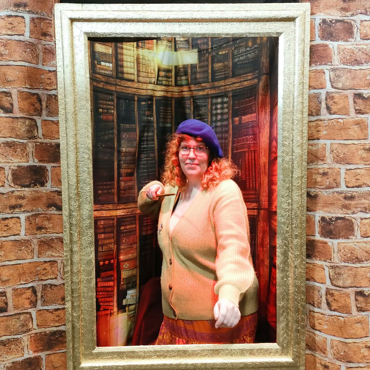 ParisManga's tweet photo. Pour la première fois, découvrez l'exposition Harry Potter et Les Animaux Fantastiques au stand A9 ce samedi et dimanche 🦉⚡
Présenté par l'association #LudoCollection ✨
#parismanga #PM31 #scifishow #harrypotter #lesanimauxfantastiques https://t.co/SUorFHrs6N