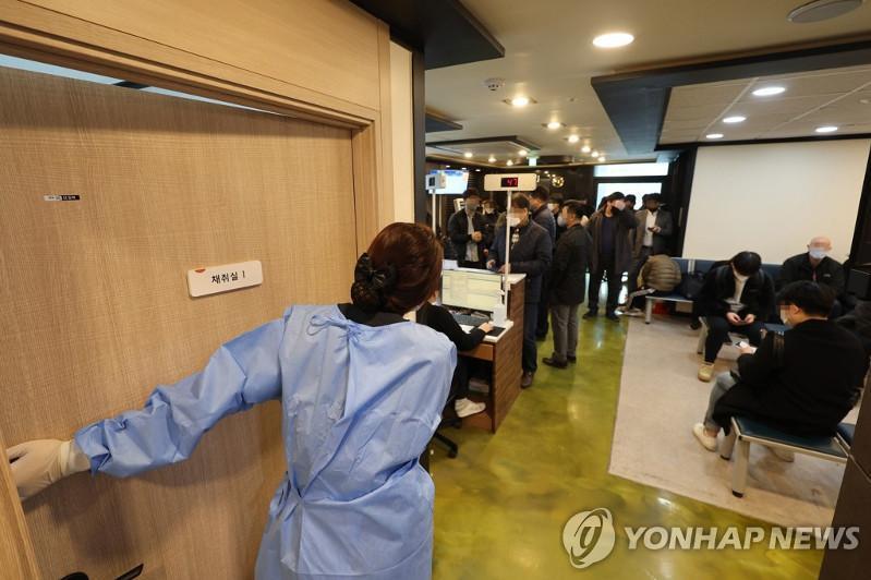 RT @kazinform_eng: S. Korea’s new COVID-19 cases below 400,000 amid eased social distancing

https://t.co/pE7Mvg92pp https://t.co/E88iTazg5s