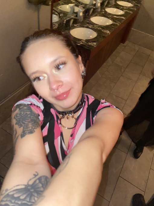 Hehehe best night ever !!! @heyamine sang so loud I lost my voice 😩 https://t.co/tpCIXJCxoW<a class="tags" target="_blank" title="On Twitter" href="/?out=eyJ0eXAiOiJKV1QiLCJhbGciOiJIUzUxMiJ9.eyJpYXQiOjE3MjQ4NDI1OTgsImlzcyI6InR3cG9ybnN0YXJzLmNvbSIsIm5iZiI6MTcyNDg0MjU5OCwiZXhwIjoxNzU2Mzc4NTk4LCJyZWRpcmVjdF91cmwiOiJodHRwczovL3R3aXR0ZXIuY29tL2hleWFtaW5lIn0.1sPWoGgmfSz0RmM8xPvmF3ZLNq25IO7CAoYAhmU_Ny3KeA0mJfm7ANqe0j7W66fFWORxwMcCSmweW56UUKTgrA">@heyamine</a><a href="/tag/newprofilepic"class="tags"><span>#newprofilepic</span></a>